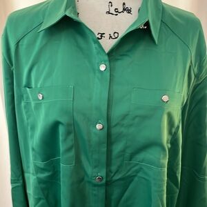 NWT 2 Pocket Kelly Green Shirt